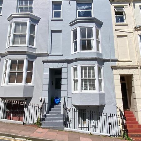 Centrally Located, Comfortable Apartment Near Station, Beach And North Laines Hove Buitenkant foto