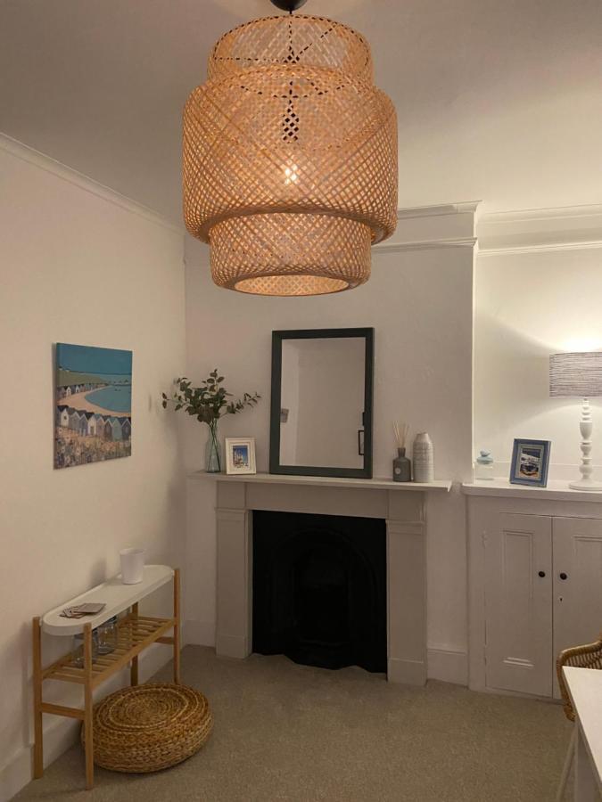 Centrally Located, Comfortable Apartment Near Station, Beach And North Laines Hove Buitenkant foto