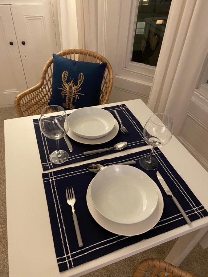 Centrally Located, Comfortable Apartment Near Station, Beach And North Laines Hove Buitenkant foto
