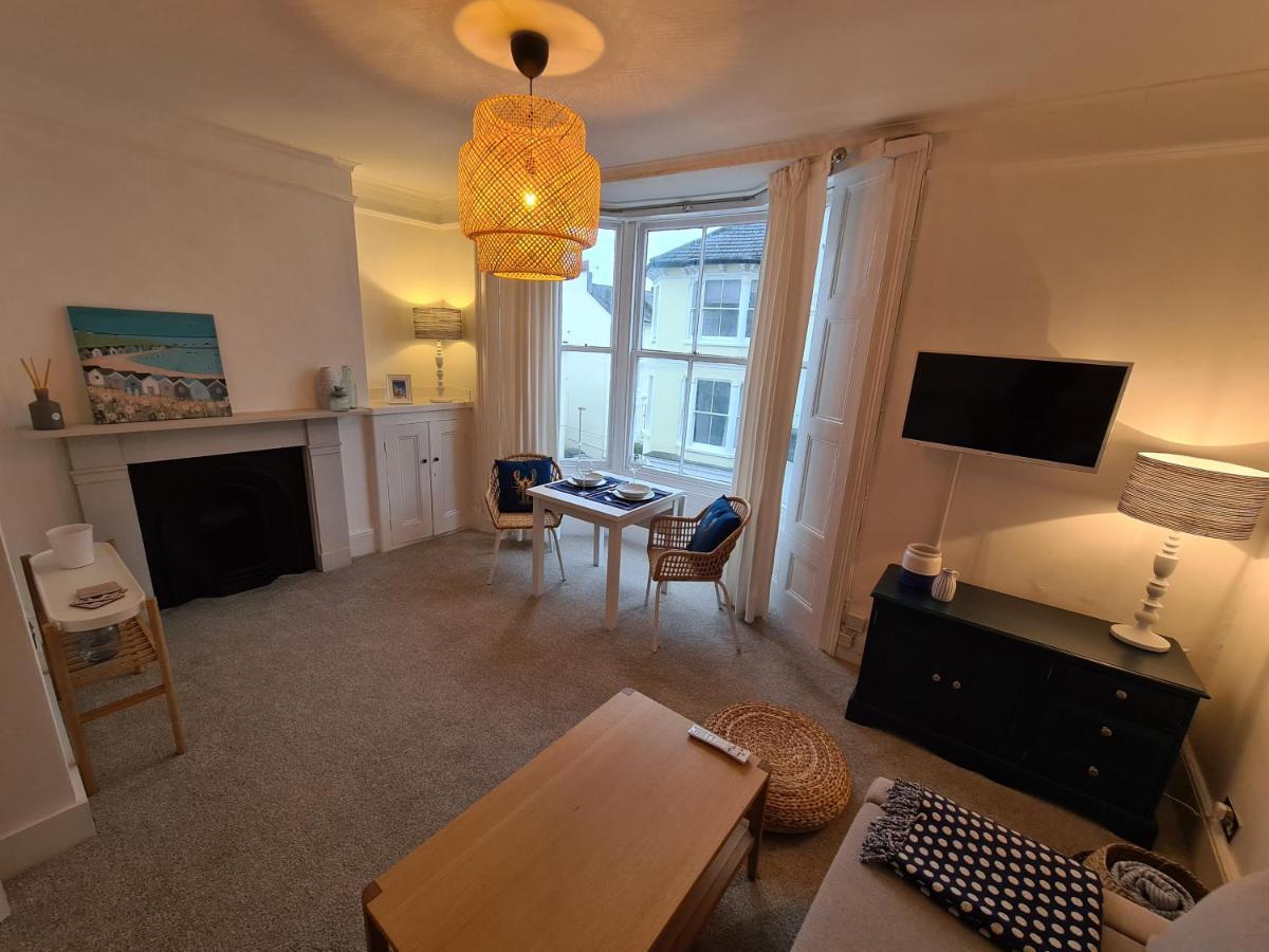 Centrally Located, Comfortable Apartment Near Station, Beach And North Laines Hove Buitenkant foto