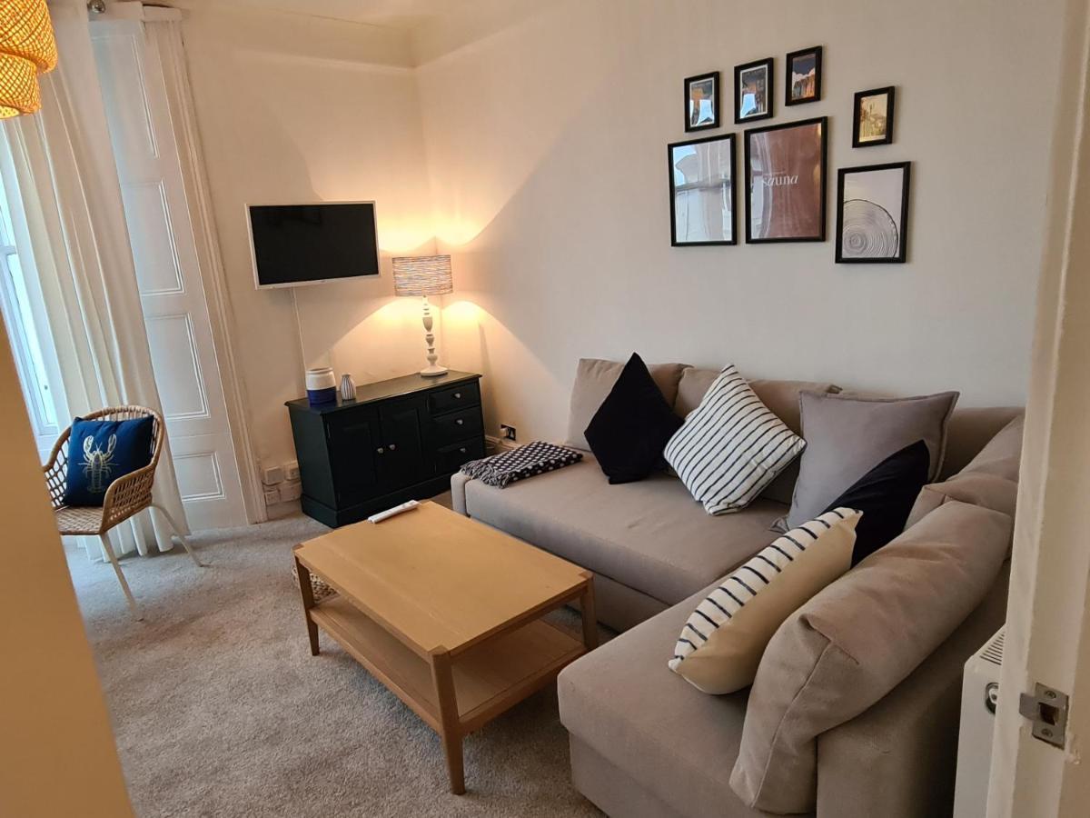 Centrally Located, Comfortable Apartment Near Station, Beach And North Laines Hove Buitenkant foto