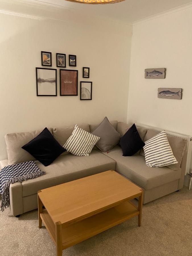 Centrally Located, Comfortable Apartment Near Station, Beach And North Laines Hove Buitenkant foto