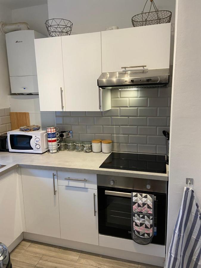 Centrally Located, Comfortable Apartment Near Station, Beach And North Laines Hove Buitenkant foto