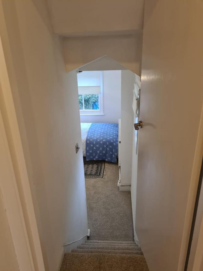 Centrally Located, Comfortable Apartment Near Station, Beach And North Laines Hove Buitenkant foto