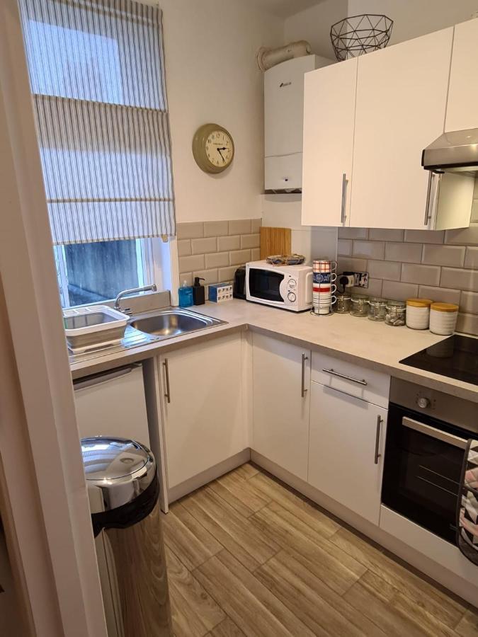 Centrally Located, Comfortable Apartment Near Station, Beach And North Laines Hove Buitenkant foto