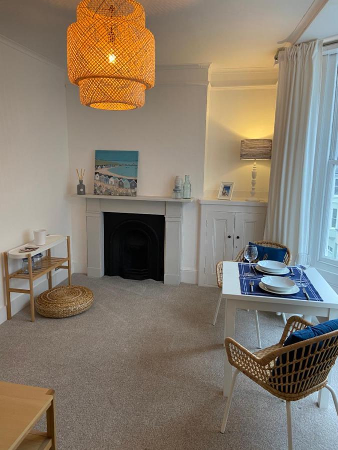 Centrally Located, Comfortable Apartment Near Station, Beach And North Laines Hove Buitenkant foto