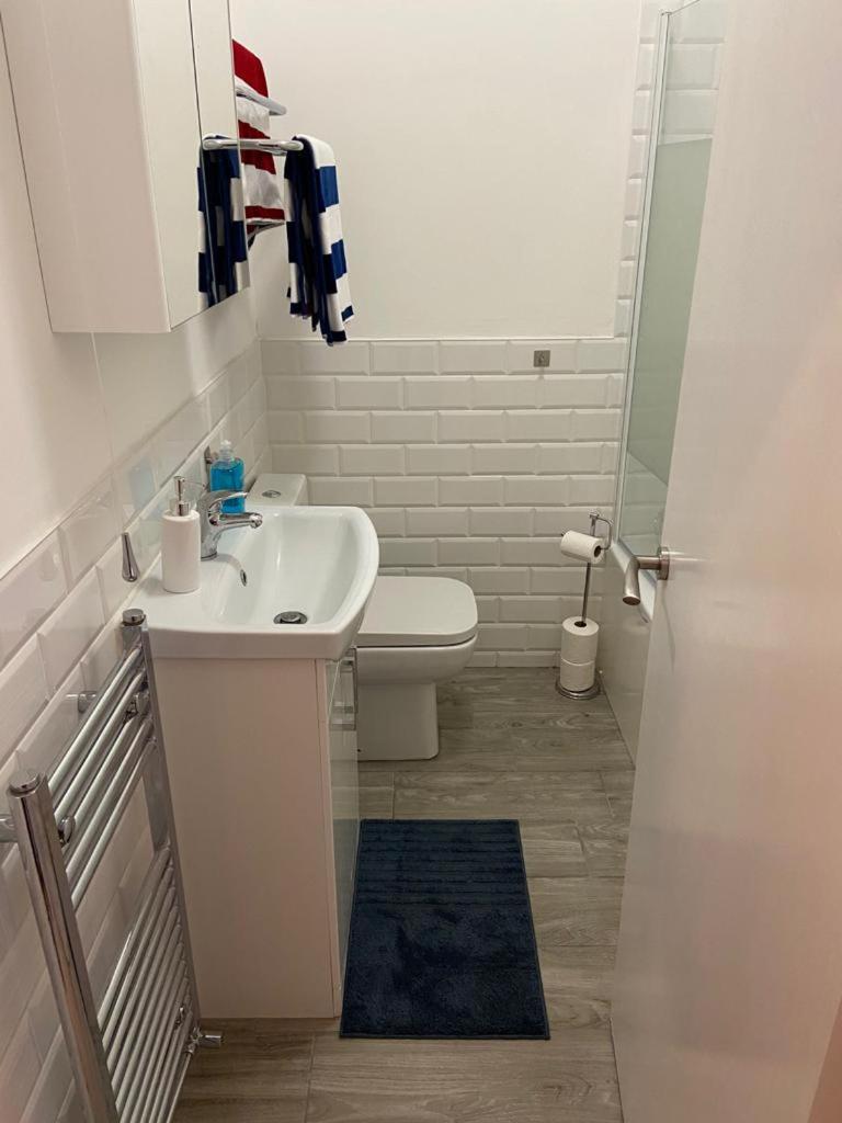Centrally Located, Comfortable Apartment Near Station, Beach And North Laines Hove Kamer foto