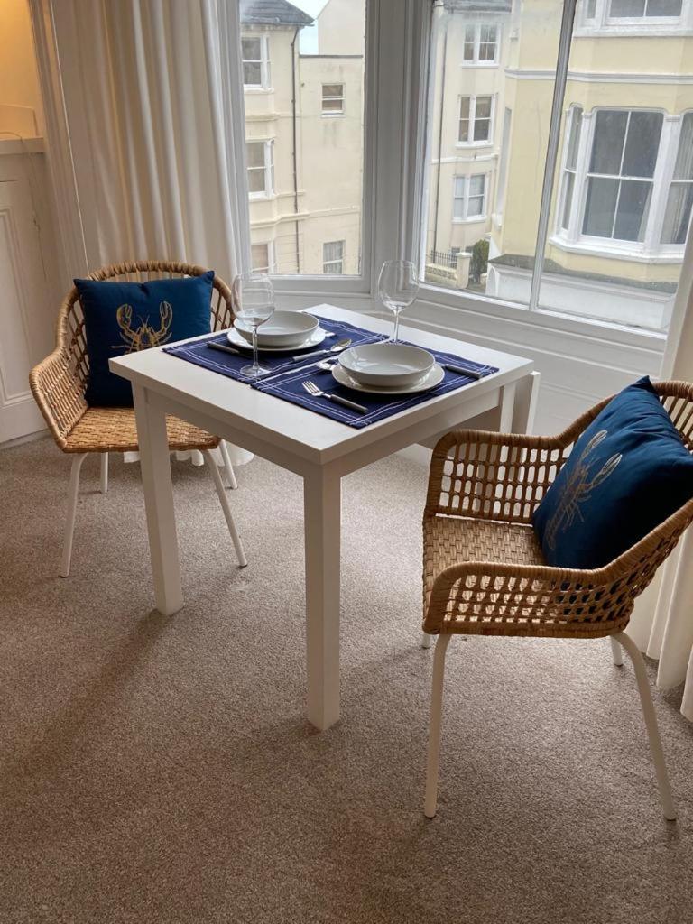 Centrally Located, Comfortable Apartment Near Station, Beach And North Laines Hove Kamer foto